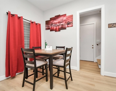 5718 Beall Street - Photo Thumbnail 12