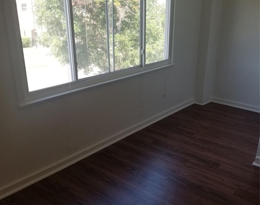 2823 Cleburne Street - Photo Thumbnail 4