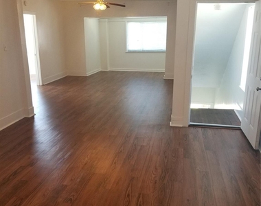 2823 Cleburne Street - Photo Thumbnail 2