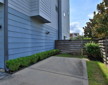 2911 Blodgett Street - Photo Thumbnail 21