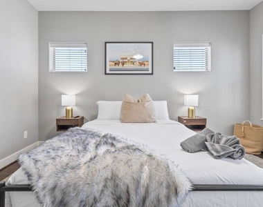 2911 Blodgett Street - Photo Thumbnail 18
