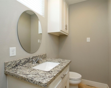 2911 Blodgett Street - Photo Thumbnail 12