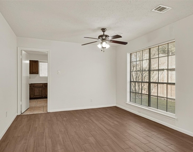 4910 Brownfields Court - Photo Thumbnail 11