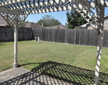 2119 Fountain Drive - Photo Thumbnail 14