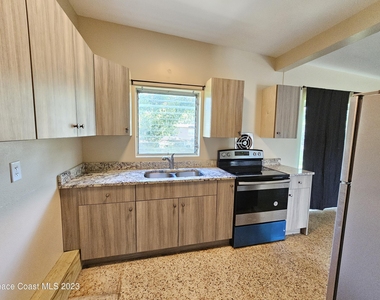 422 Prospect Avenue - Photo Thumbnail 4