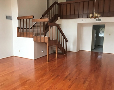 12633 Memorial Drive - Photo Thumbnail 2