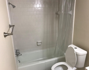 12633 Memorial Drive - Photo Thumbnail 11