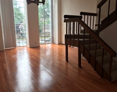 12633 Memorial Drive - Photo Thumbnail 3