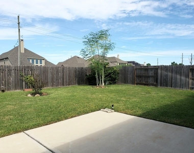 10527 Angeline Springs Lane - Photo Thumbnail 4