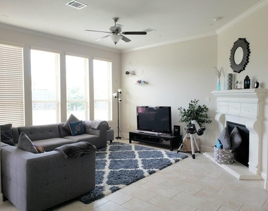 10527 Angeline Springs Lane - Photo Thumbnail 2