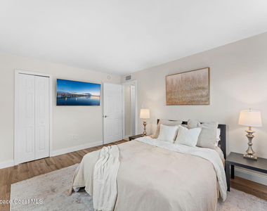 130 Roosevelt Avenue - Photo Thumbnail 13