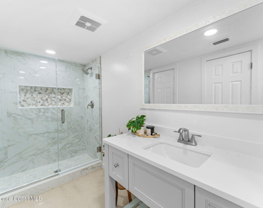 130 Roosevelt Avenue - Photo Thumbnail 14