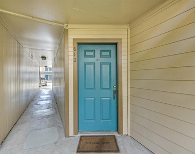 2121 Hepburn Street - Photo Thumbnail 2