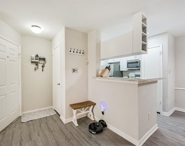 2121 Hepburn Street - Photo Thumbnail 6