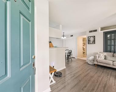 2121 Hepburn Street - Photo Thumbnail 3