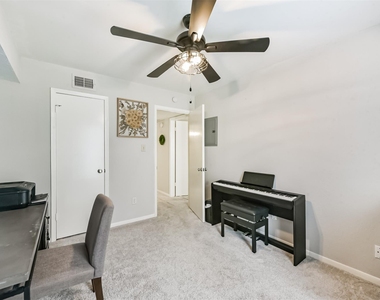 2121 Hepburn Street - Photo Thumbnail 23