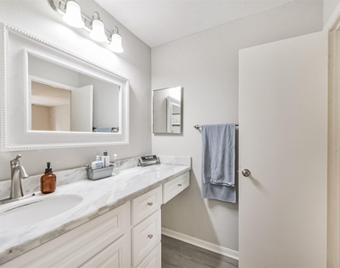 2121 Hepburn Street - Photo Thumbnail 20