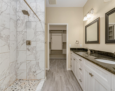 209 E Avenue B - Photo Thumbnail 21