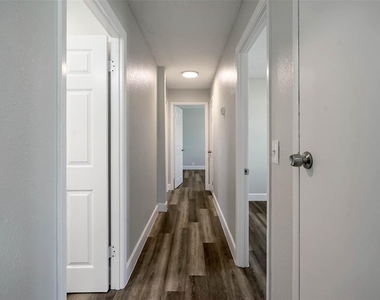 9 Becca Court - Photo Thumbnail 15