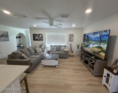 1820 Carlton Street - Photo Thumbnail 3