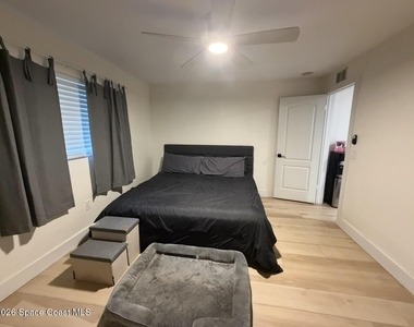 1820 Carlton Street - Photo Thumbnail 12