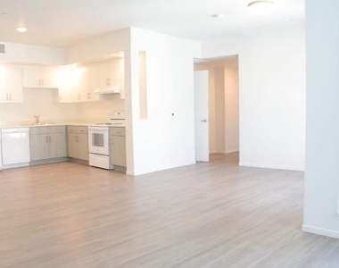 4340 44th Street - Photo Thumbnail 9