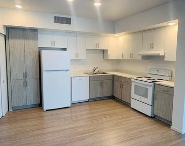 4340 44th Street - Photo Thumbnail 4