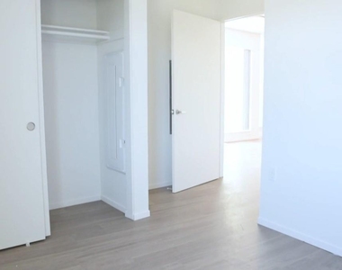4340 44th Street - Photo Thumbnail 7