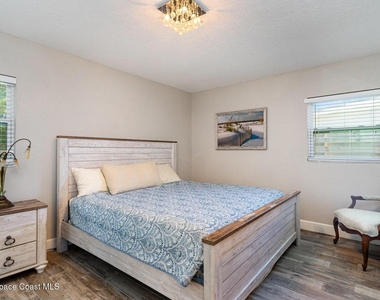 1052 Pine Tree Drive - Photo Thumbnail 7