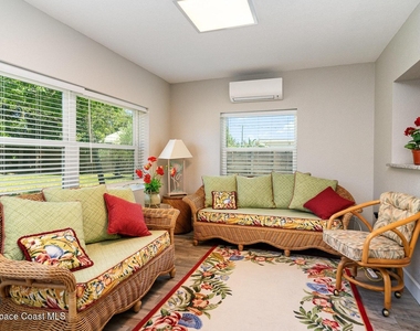 1052 Pine Tree Drive - Photo Thumbnail 6