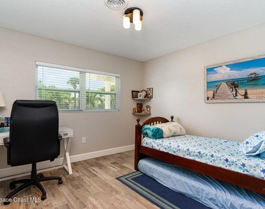 1052 Pine Tree Drive - Photo Thumbnail 11