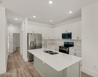 15 Travis Street - Photo Thumbnail 5