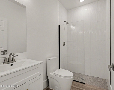 15 Travis Street - Photo Thumbnail 17