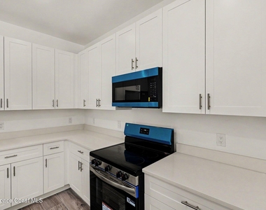 15 Travis Street - Photo Thumbnail 7