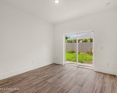 15 Travis Street - Photo Thumbnail 11