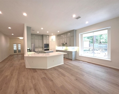 6 Cheshire Glen Court - Photo Thumbnail 6