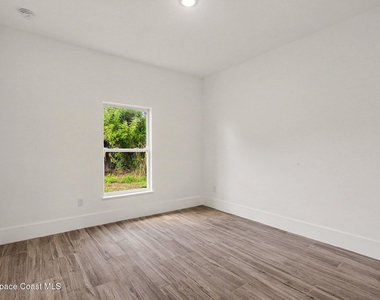 15 Travis Street - Photo Thumbnail 15