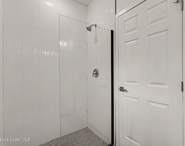 15 Travis Street - Photo Thumbnail 14