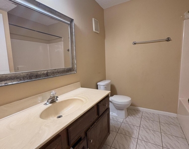 2101 Forest Knoll Drive Ne - Photo Thumbnail 4