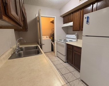 2101 Forest Knoll Drive Ne - Photo Thumbnail 2