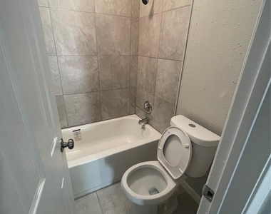 5514 Bunte Street - Photo Thumbnail 4