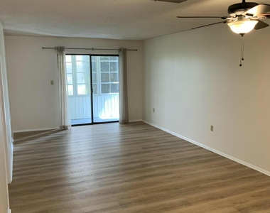 3755 S Hopkins Avenue - Photo Thumbnail 6