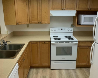 3755 S Hopkins Avenue - Photo Thumbnail 3