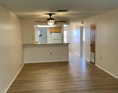 3755 S Hopkins Avenue - Photo Thumbnail 7