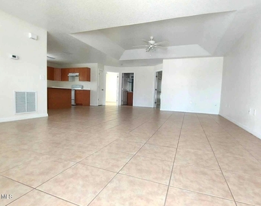 821 Angela Avenue - Photo Thumbnail 4