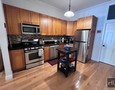 579 Bergen Street - Photo Thumbnail 7