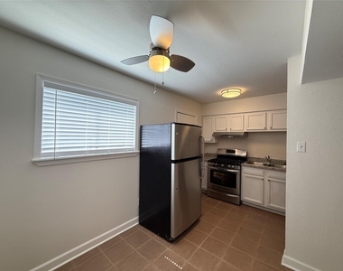 1141 N Durham Drive - Photo Thumbnail 7