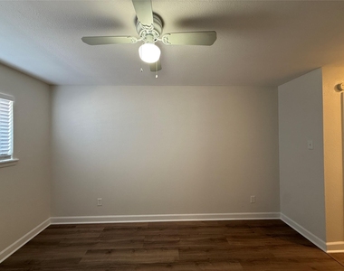 1141 N Durham Drive - Photo Thumbnail 11