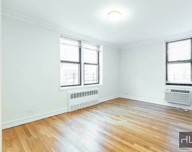 West 13 Street - Photo Thumbnail 1