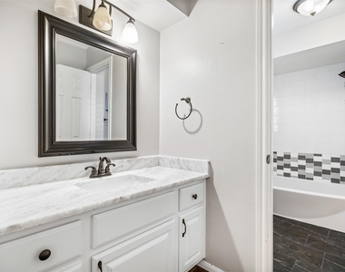 11 Winrock Place - Photo Thumbnail 20